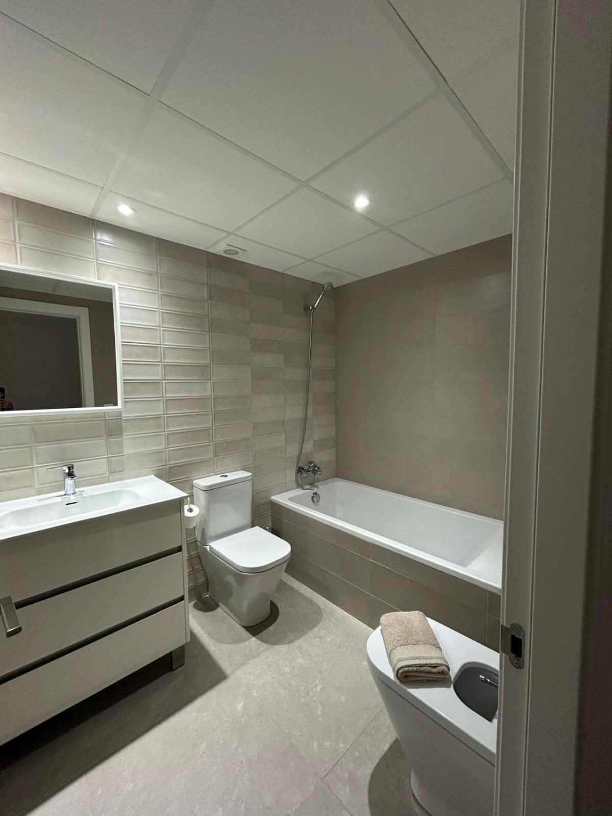 Apartamentos Corteingles Castellon By Tucasanlaplaya Castellón de la Plana Buitenkant foto